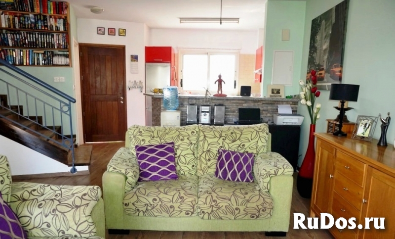 Смежный 2-спальный дом с террасой на крыше в районе Пафоса-Кипр изображение 3