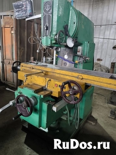 Станок вертикальный консольно-фрезерный 6Р12 продам. изображение 6