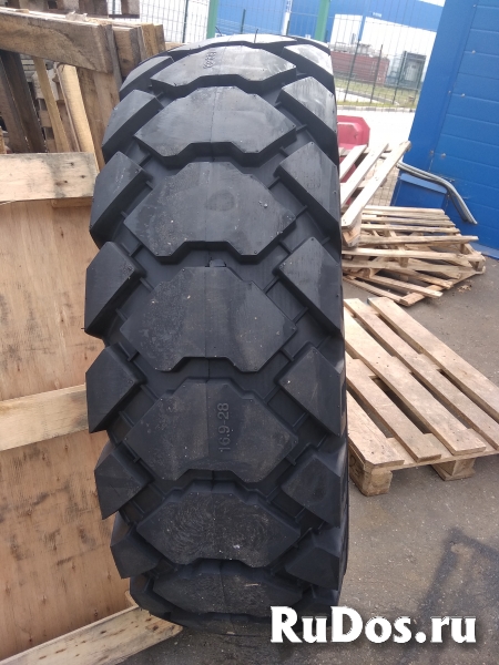 Шины 16.9-28 16PR QH608 SUPERGUIDER на экскаватор изображение 3