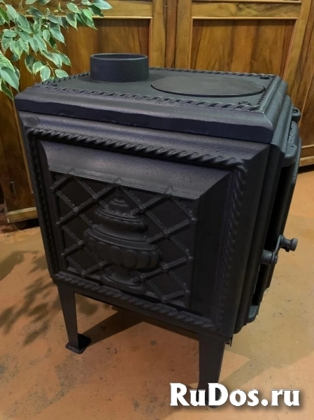 Печь-камин чугунный с варочной поверхностью изображение 4