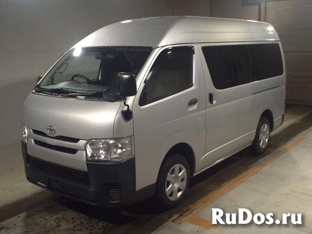 Грузопассажирский микроавтобус категория B Toyota Hiace Van фото