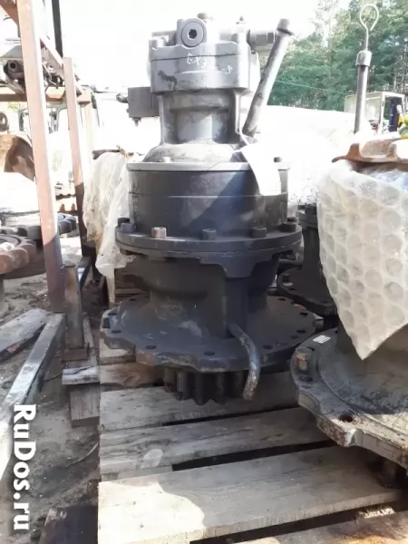 Редуктор поворота Hitachi ex 300-5 фотка