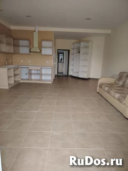 Апартаменты с кухней и балконом в коттеджном доме изображение 12