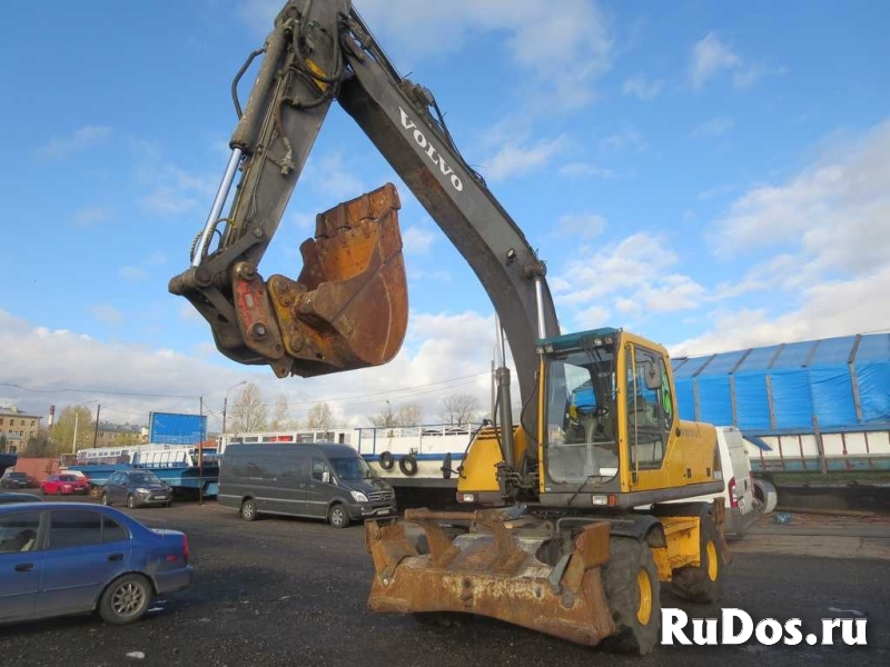 Колесный экскаватор Volvo 180, 20 т, макс опции изображение 5