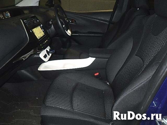 Лифтбек гибрид Toyota Prius кузов ZVW55 модификация A TSS-P 4WD изображение 4