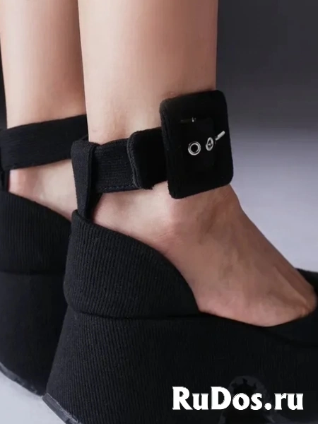 Туфли текстильные на платформе с ремешком изображение 3