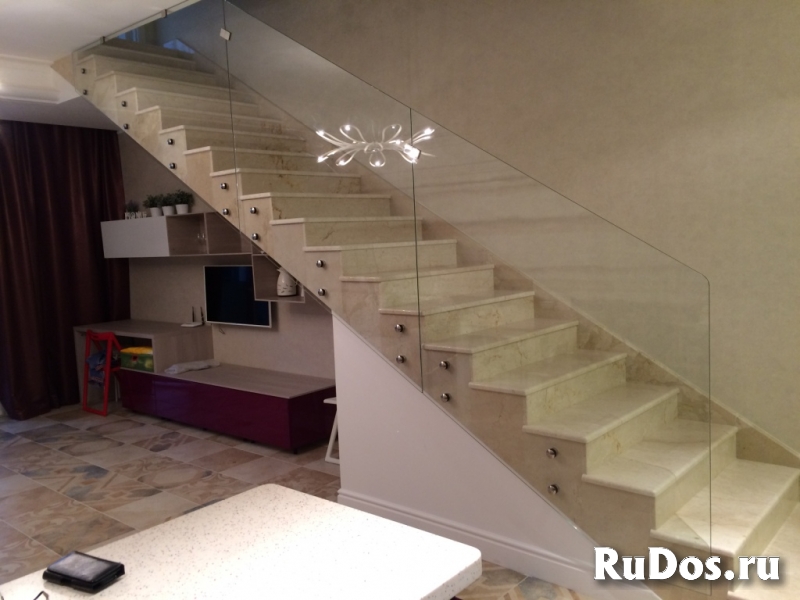 Ограждение лестниц фото