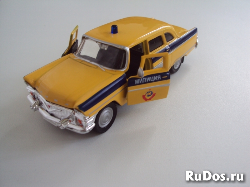 Автомобиль Газ-13 "Чайка" Милиция   изображение 3
