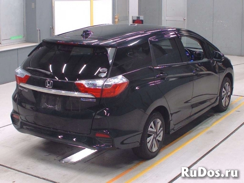 Универсал гибрид Honda Shuttle Hybrid кузов GP8 модификация Hybrid гв 2017 4wd фотка