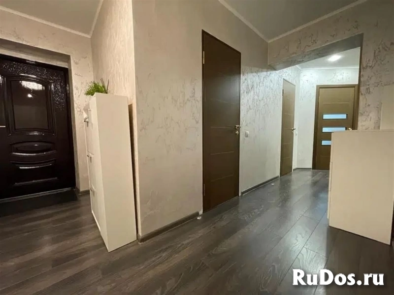 Продам 2 комнатную квартиру 64 м2 фотка