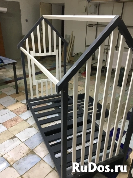 Детская кроватка Домик и стеллаж изображение 4