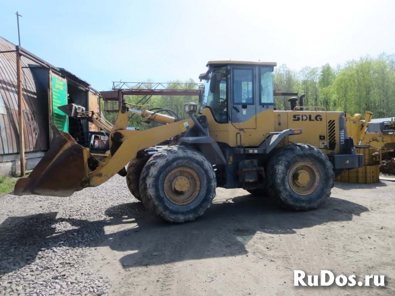 Фронтальный погрузчик SDLG 936, 2011 г., 9800 м/ч изображение 4