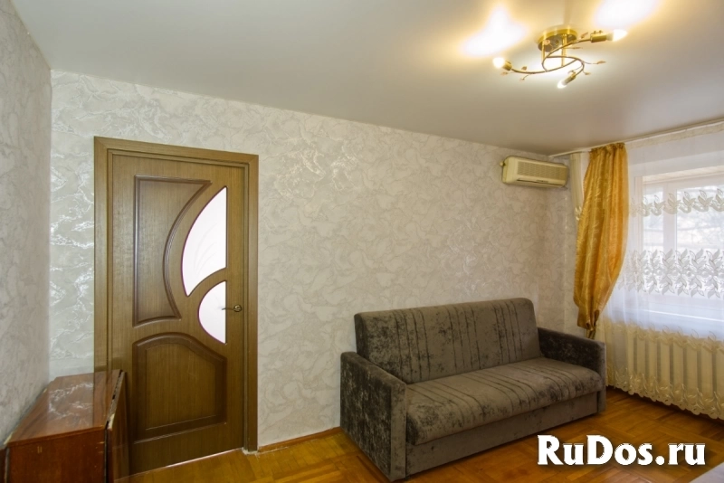 Продаётся светлая 3-комнатная квартира в одном из лучших районов Краснодара. Адрес: ул. Тургенева, 209. Квартира расположена на 3 этаже 5-этажного фотка