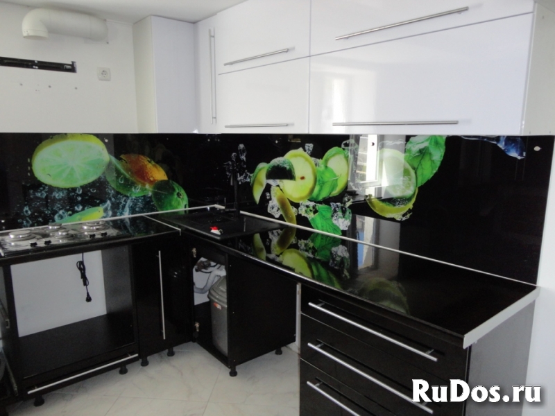 Стеклянный фартук для кухни изображение 4