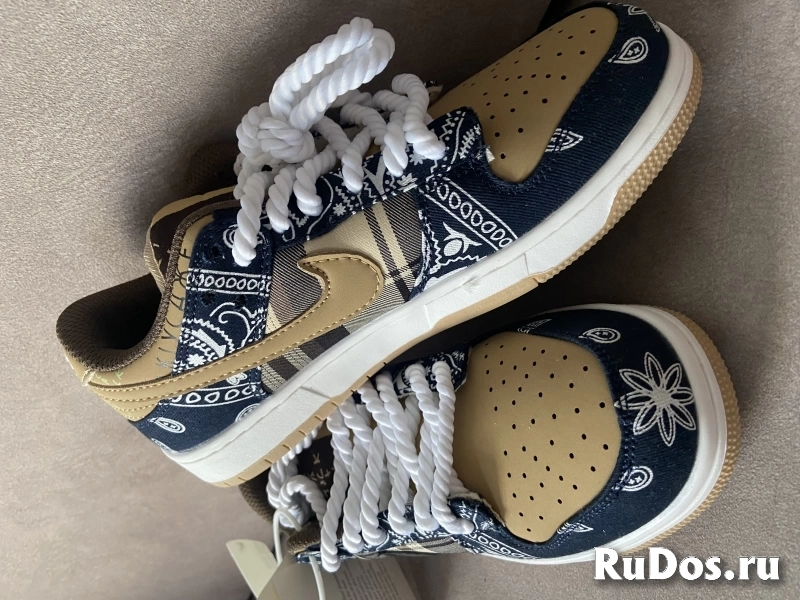 Кроссовки Nike Dunk Low фотка