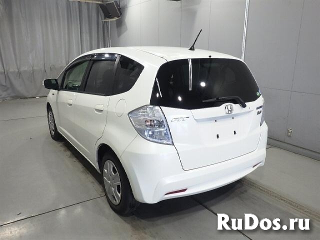 Хэтчбек гибрид Honda Fit кузов GP1 модификация Hybrid гв 2013 изображение 4