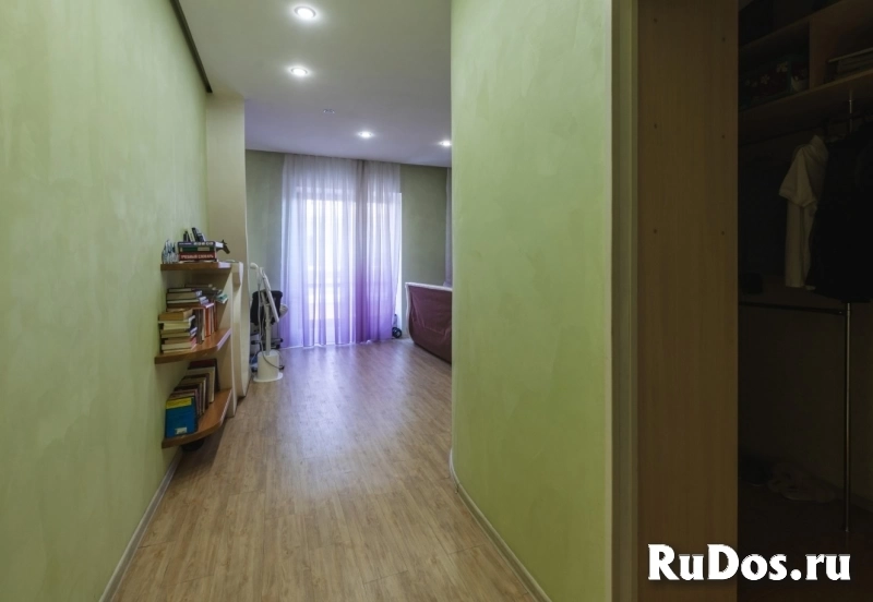 Коттедж 272 м² на участке 4 сот. изображение 7