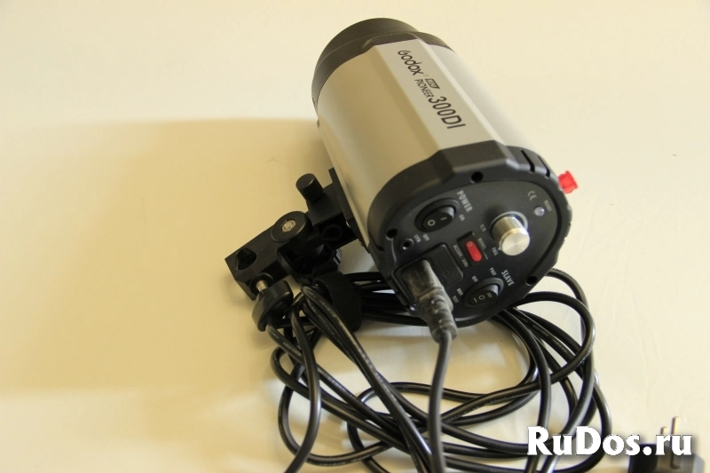 Студийная вспышка Godox mini pioneer 300DI фотка