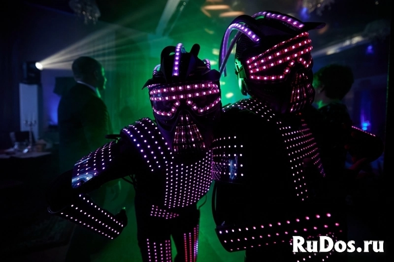 Нужны парни и девушки для участия в световом шоу фотка