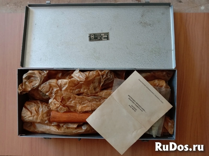 Набор инструмента автомеханика. фото