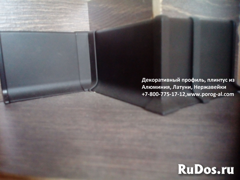 Плинтус алюминиевый анодированный ПТ 79 фотка