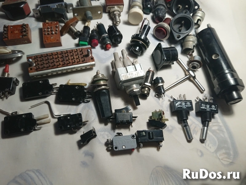 Радио комплектующие детали. изображение 12