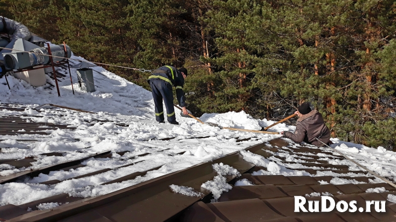 Чистка крыш от снега Уборка сосулек изображение 6