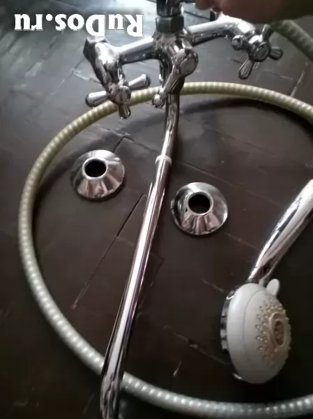 Смеситель для ванны esko на запчасти изображение 3