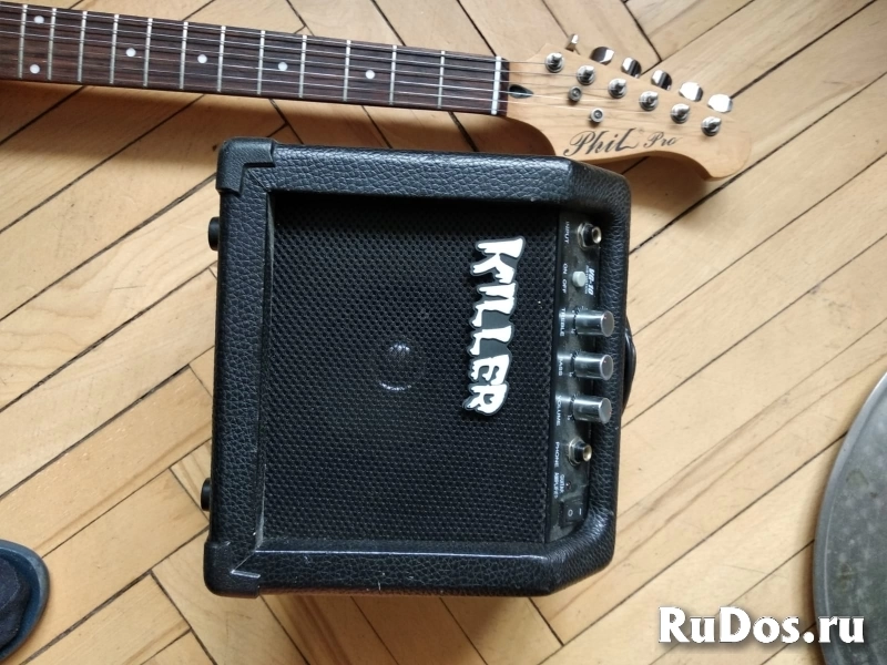 Продаю электрогитару с комбиком в комплекте изображение 3