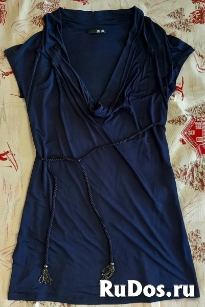 Платье -туника LIU JO , цвет тёмно - синий , размер 44-46 , с поясом .Воротник хомут. изображение 3