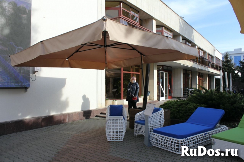 Зонт на боковой опоре 3,5х3,5 м. фото