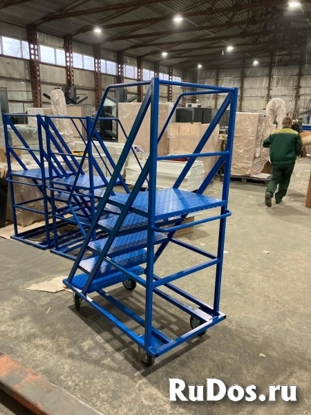 Лестница площадка подкатная сварная фотка