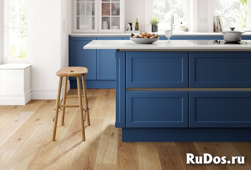 Кухня с островом и профилем Gola. изображение 5