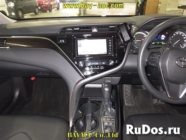 Седан гибрид Toyota Camry Hybrid кузов AXVH70 модификация X изображение 5