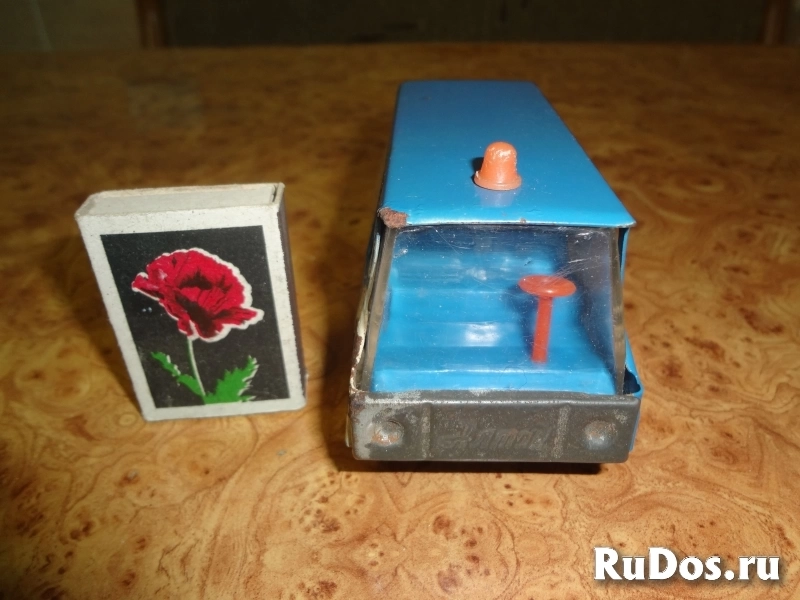 Машинка-такси жестяная советская фотка