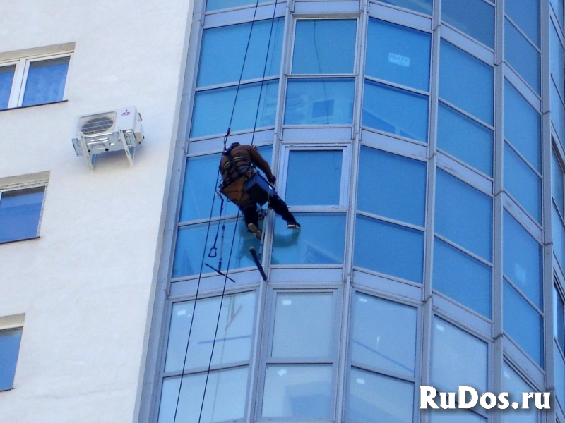 Высотные работы. Альпинисты. Монтажники. Мойка окон, фасада. изображение 8