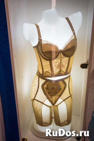 Корректирующий длинный бюстгальтер YouNeed оздоровительный -80% изображение 6