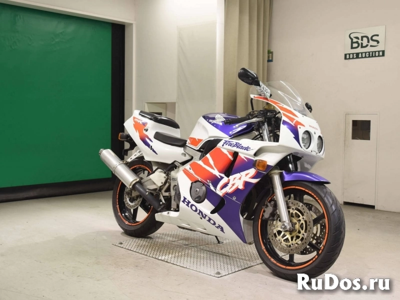 Мотоцикл спортбайк Honda CBR400RR Gen.2 рама NC29 спортивный гв 1996 пробег 60 т.км изображение 3