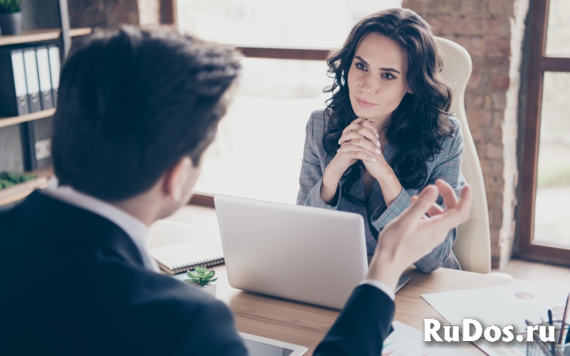 Помощник управляющего фото