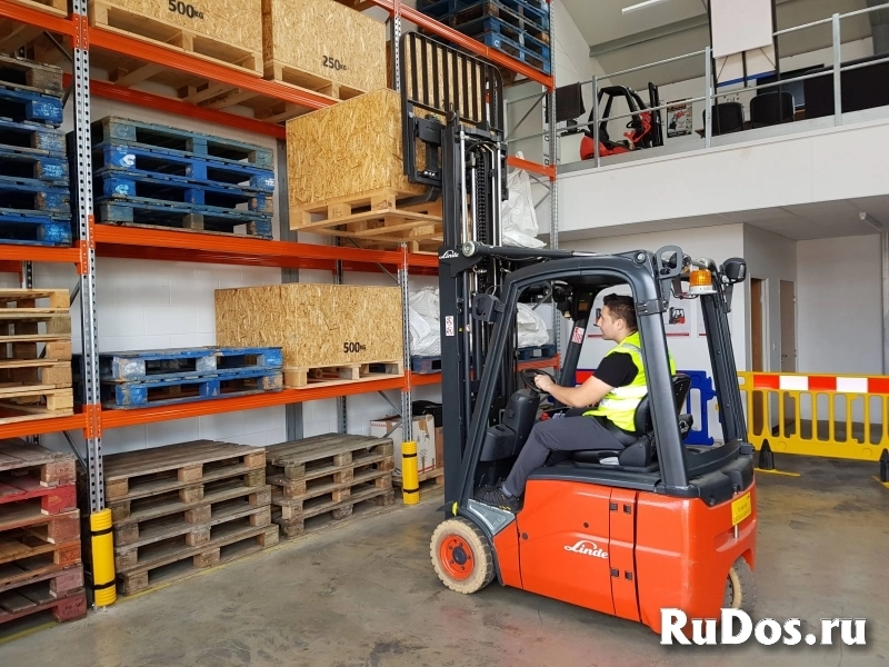 Водитель ричтрака вахта от 10 смен фото