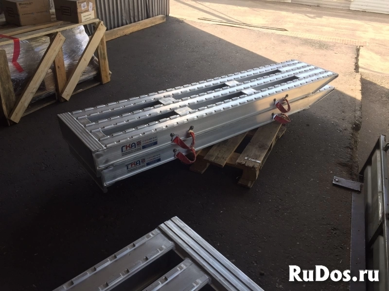 Аппарели алюминиевые для заезда техники фото