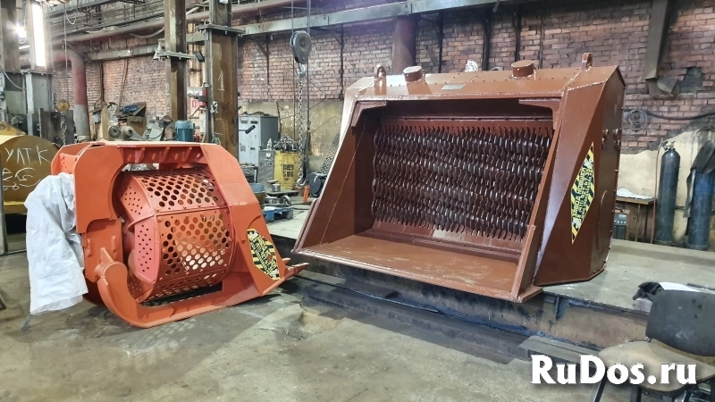 Мощный просеивающий ковш на складе изображение 3