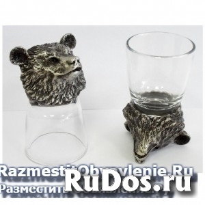 Стопки перевертыши устойчивы на обеих основания фотка