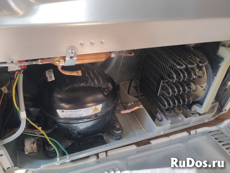 Качественный ремонт холодильников в день обращения! фото