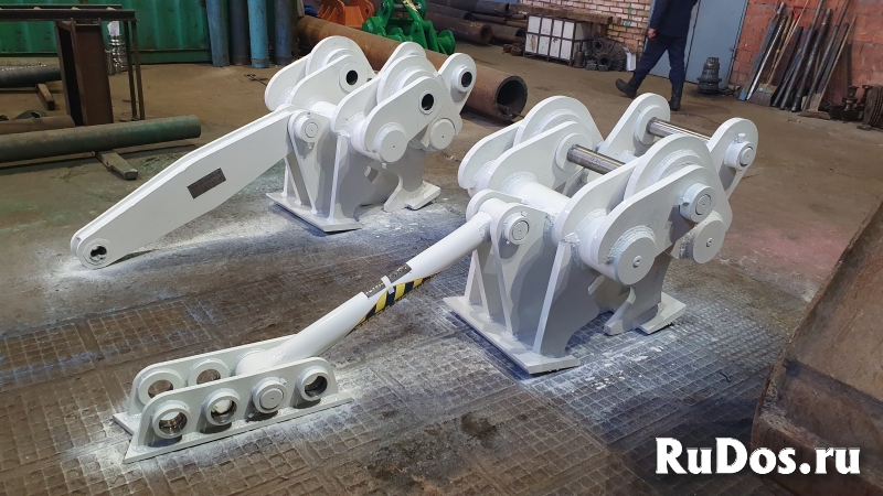 На экскаватор есть крашер по бетону фото