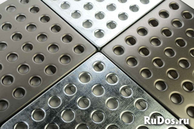 Плитка напольная металлическая фотка