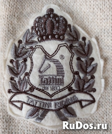 Куртка женская TATTINI (Италия) . Два боковых кармана на молнии и один на груди . Размер М . Для тех кто ведёт активный образ жизни изображение 5