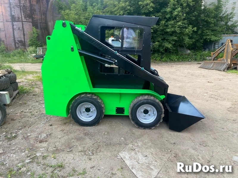 Бортоповоротный погрузчик H 450 фотка