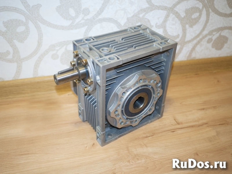 Редуктор Motovario NRV 090 Италия новый фото