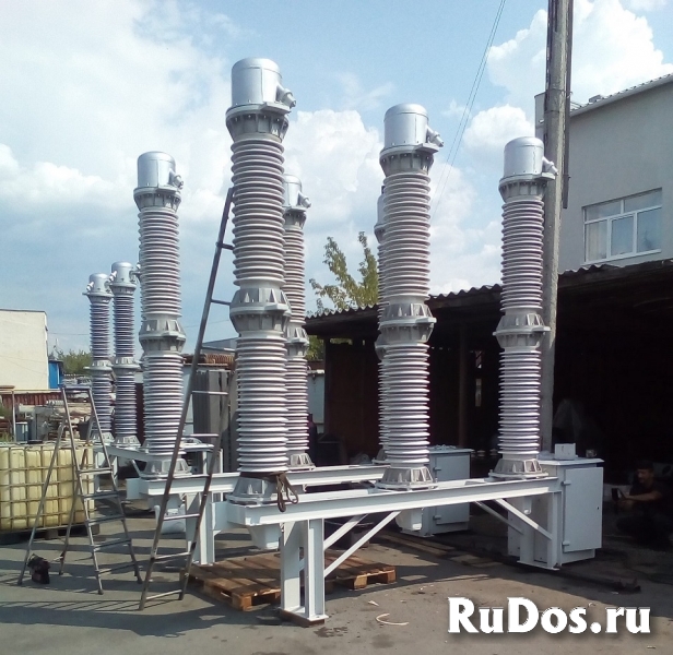 Выключатель масляный трехполюсный 10кВ фотка